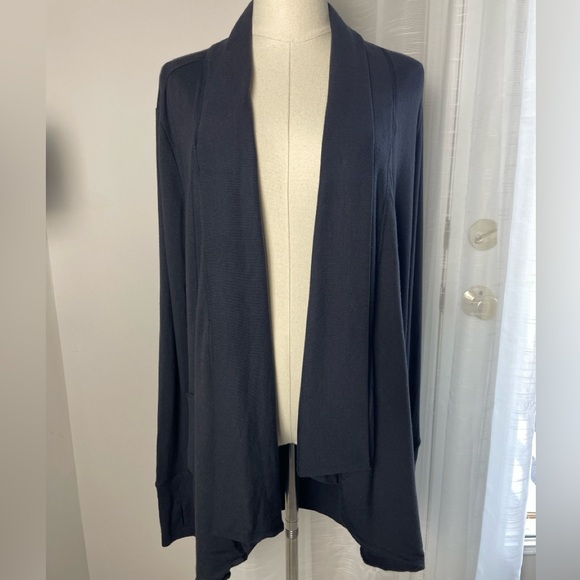 Athleta Pranayama Restore Wrap Cardigan Nirvana Modal in Black Size Small - Picture 3 of 11